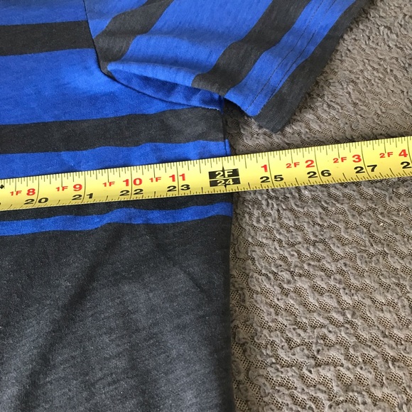 American Rag V neck - Picture 3 of 4